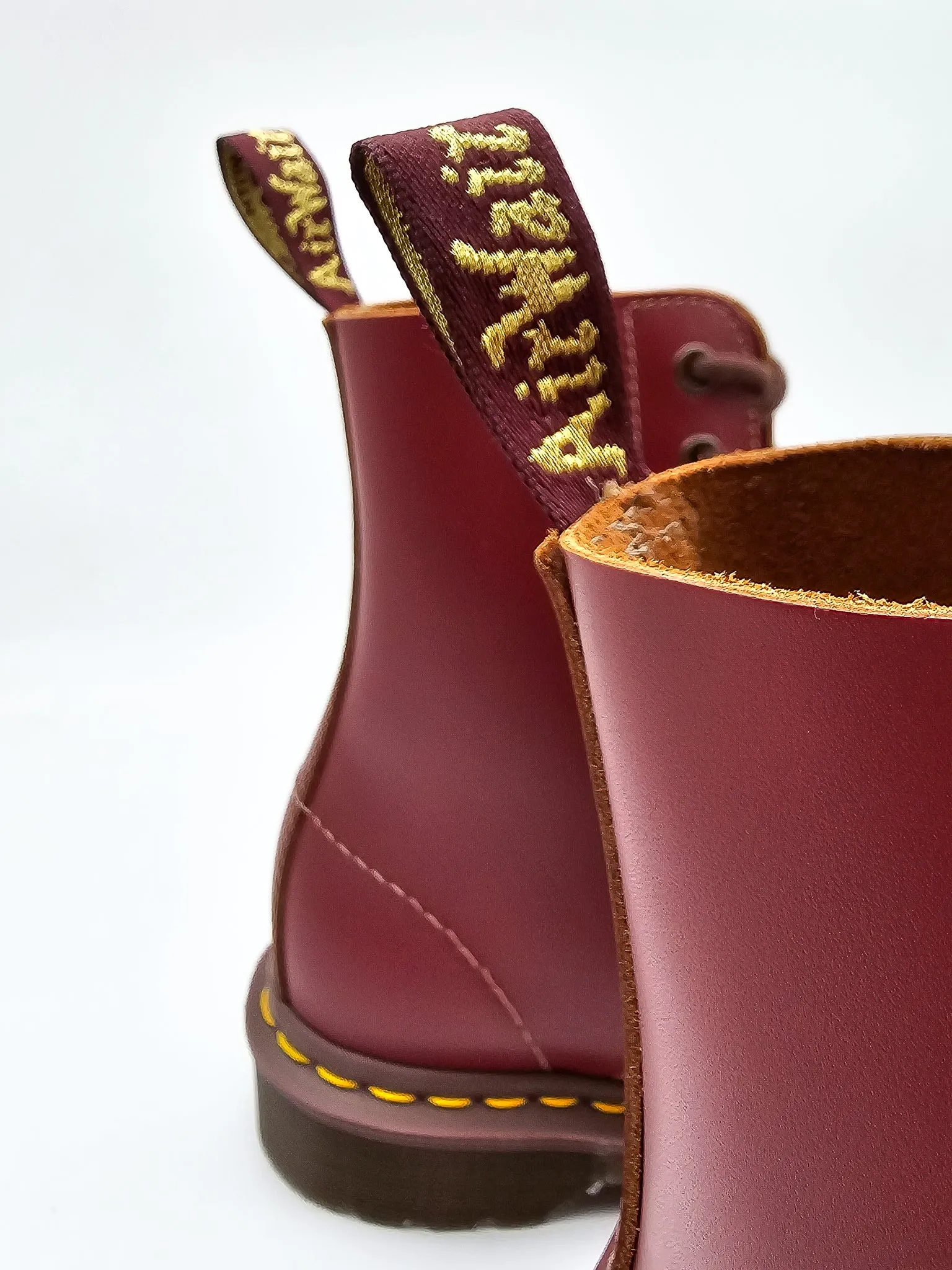 DR. MARTENS 1460 CHERRY SMOOTH ENGLAND