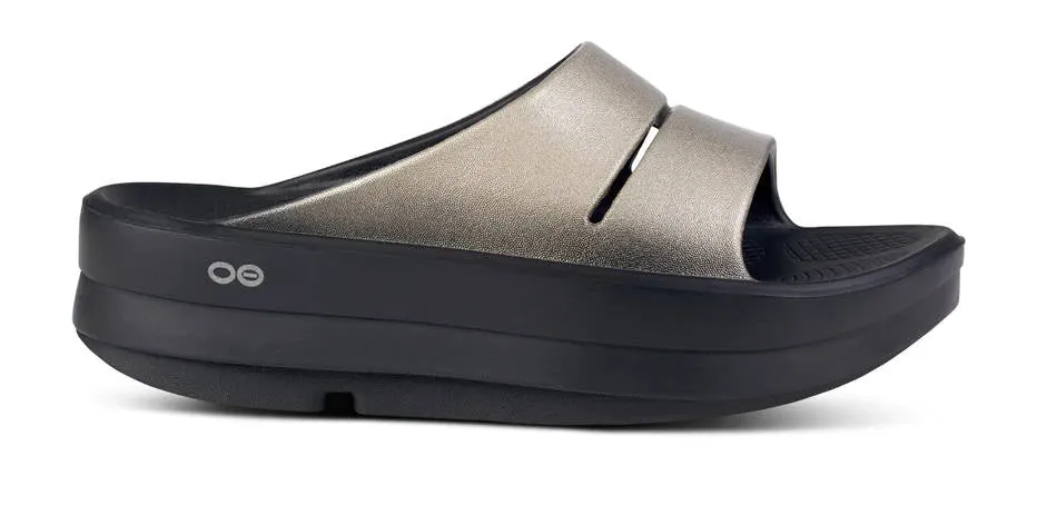 OOFOS Womens OOmega OOahh Luxe Slide Sandal Latte